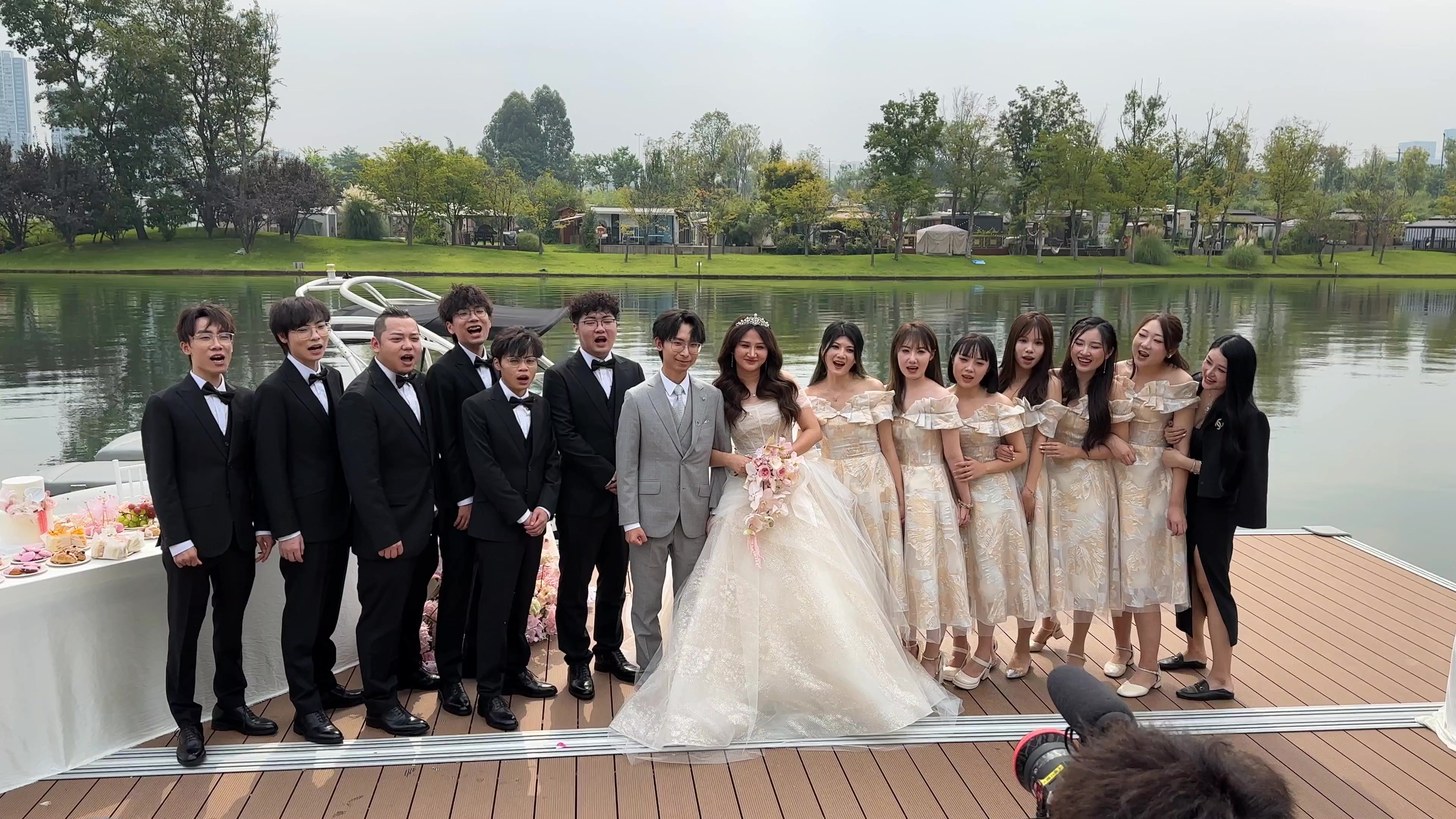 今天出名刀司命了吗?ag官方分享梦泪婚礼现场合照:俊男靓女们~-直播吧