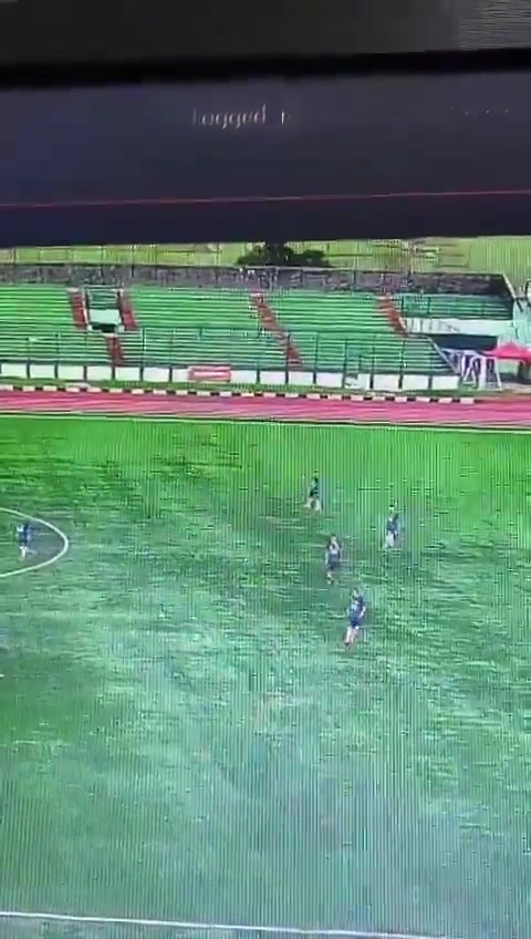 踢球注意安全?印尼一男子足球比赛中被闪电击中，不幸身亡