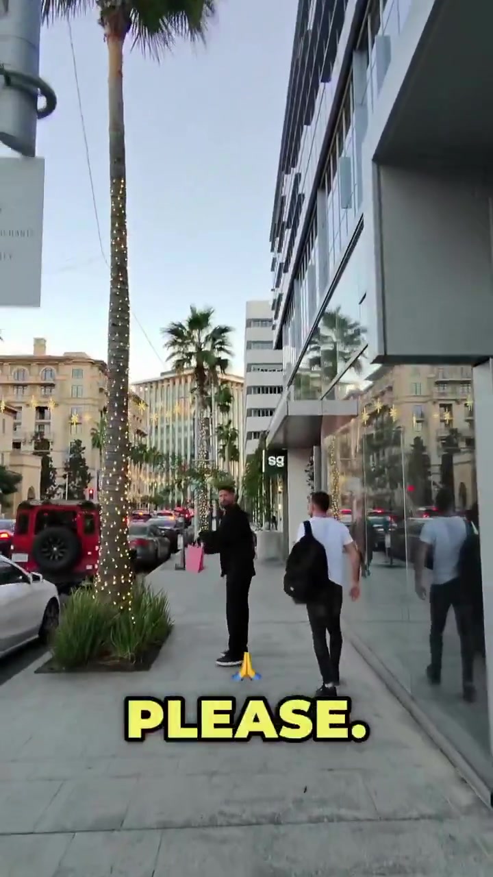  👀如何成为成功人士？吉鲁街头回应偶遇的路人：坚信你的梦想✨