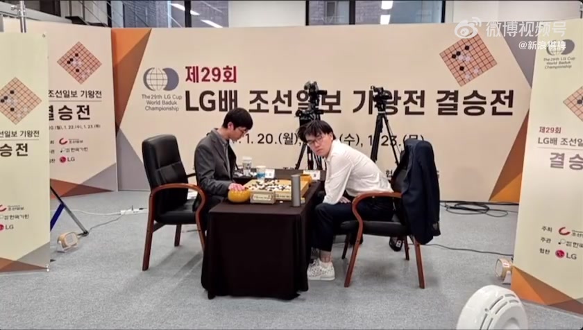 LG杯决胜局柯洁再次出现失误，柯洁放回棋子但为时已晚📹