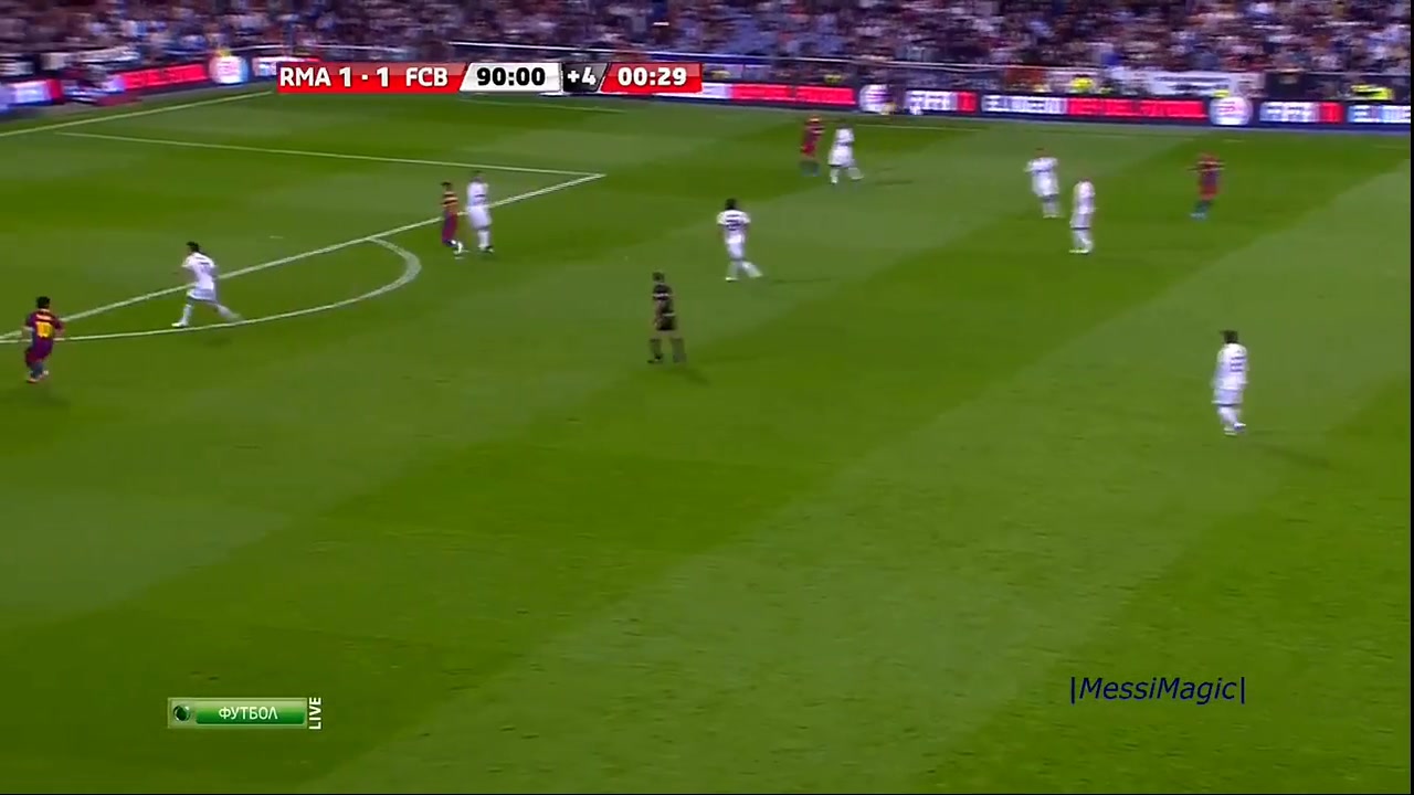 名场面⌛罕见时刻！梅西将球踢向皇马观众席，佩佩上前质问